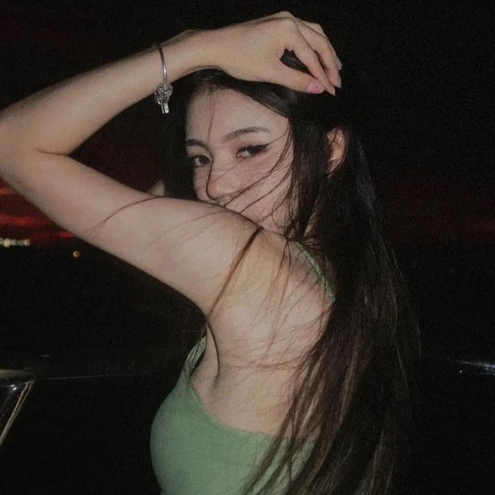 月亮中的亚马逊女人